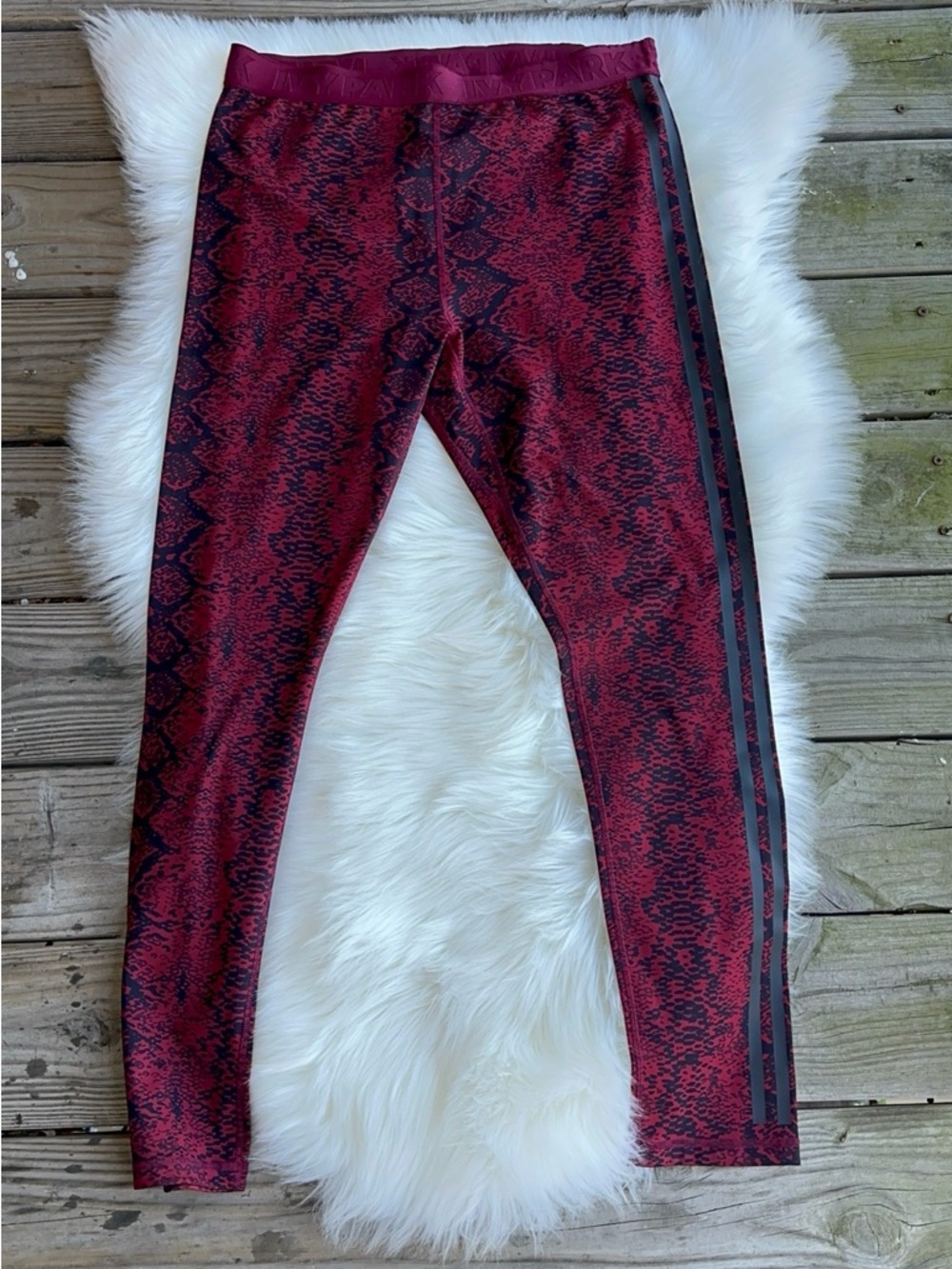IVY PARK Maroon and Black Snake-Print Leggings - Picture 4 of 10
